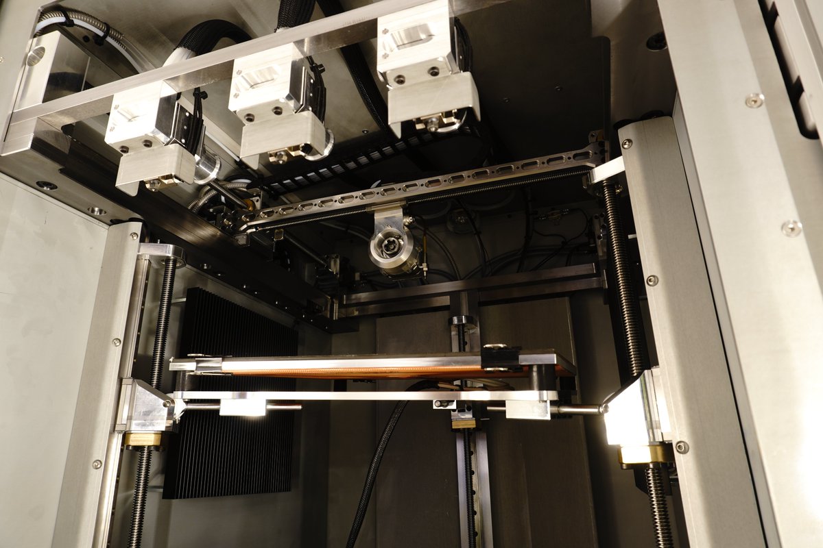 CADENAS_COM's tweet image. First of 5 #EngineeringNewcomer 2021 projects uploaded to #PARTcloud: High temperature #3Dprinter HTPx3 by a student of Technikerschule München. It can print common &amp;amp; #PEEK quality filaments with ease. 
Demo Video: bit.ly/38g01cK
Discover more: bit.ly/3m7hT1u