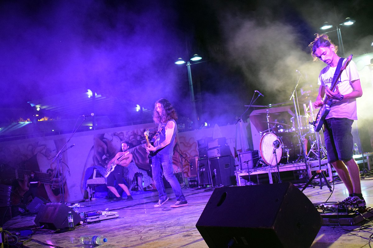 🎸E l 14º <a href="/HappyMoyFest/">Happy Moy Fest</a> trasladó el espíritu festivalero al Anfiteatro con cuatro notables bandas almerienses bit.ly/3B9fp6Y

👉 Baläte, Adiós Caballos, The Dry Mouths y Gazelle Thomson llenaron de distorsión y potencia este evento apoyado por primera vez por el Área