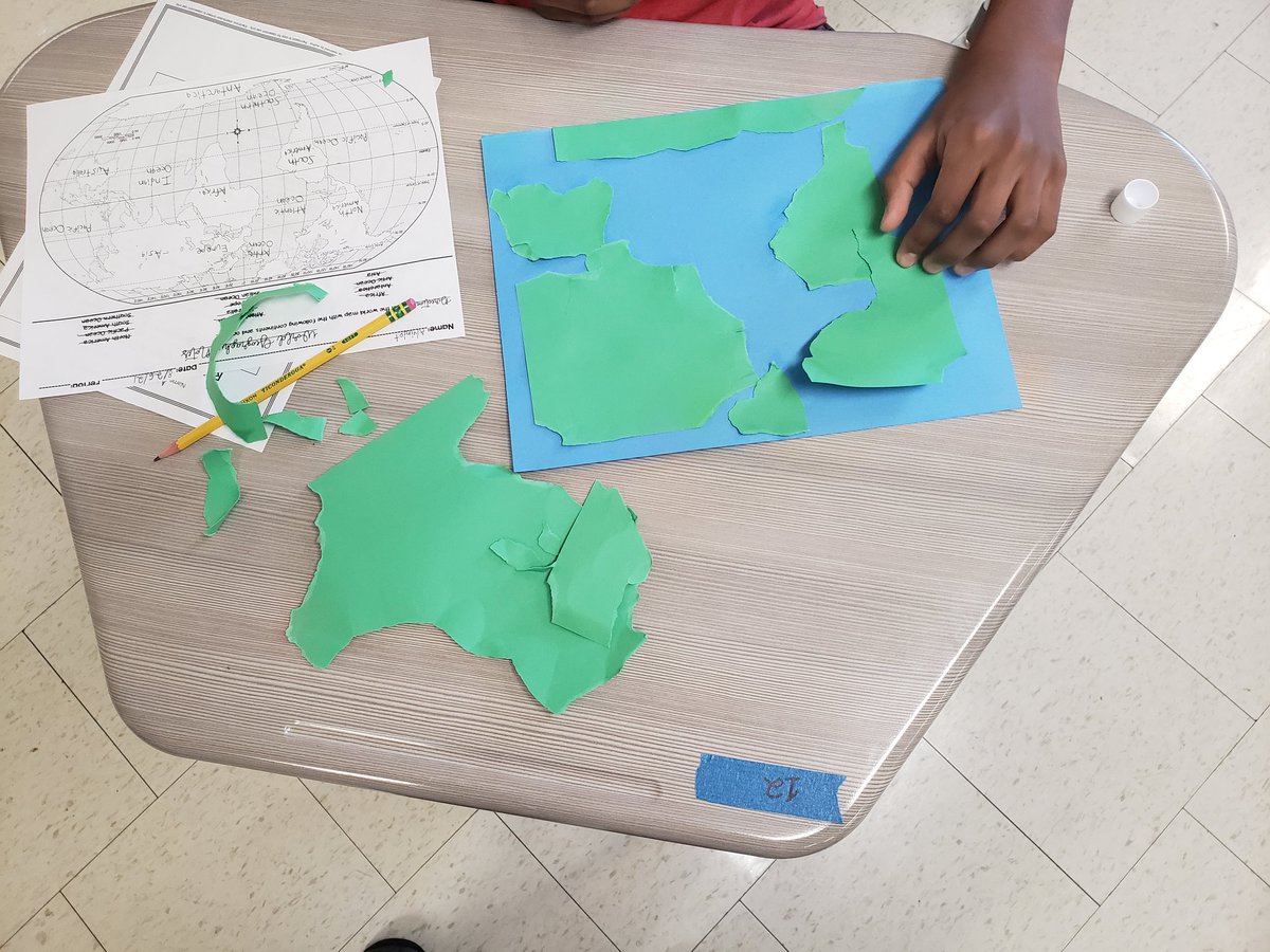 MrChapman13's tweet photo. Making Torn World Maps in 7th Grade! #em3 #togetherwecreate
@EMMMSCougars https://t.co/f5AsK4Z4yh