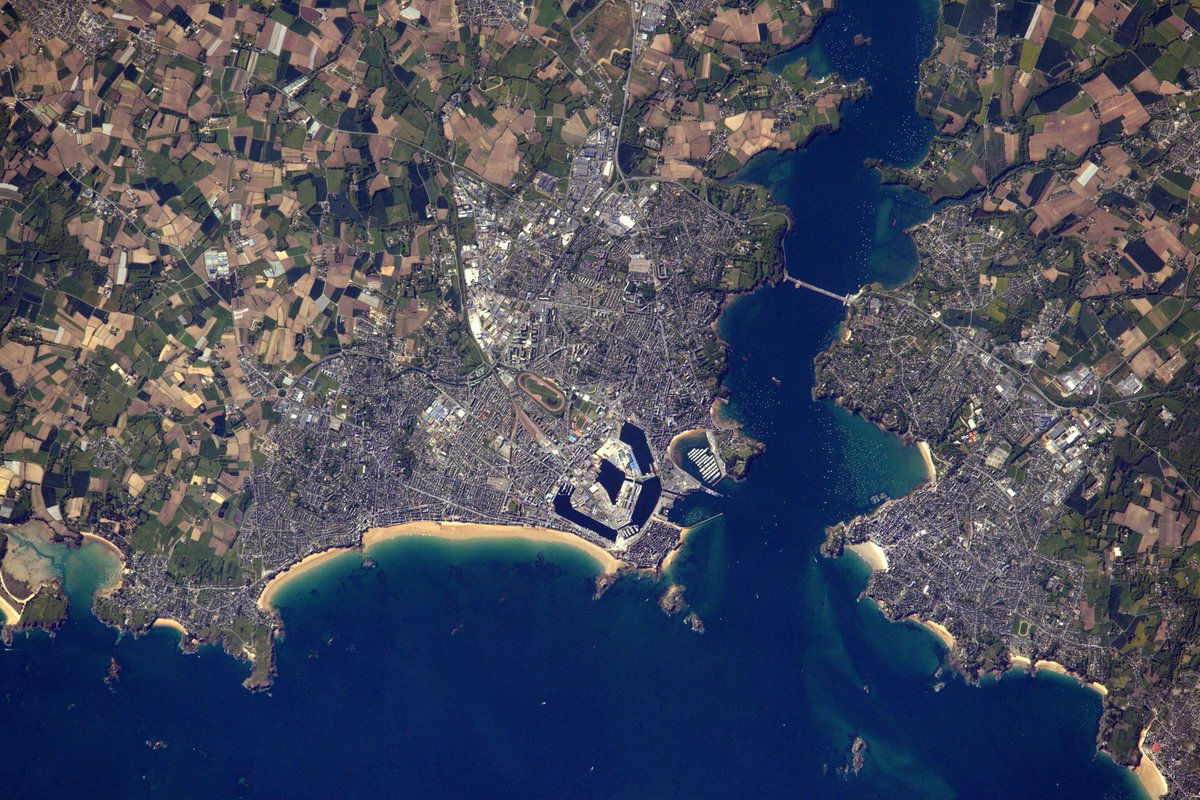 En prenant de la hauteur, il révèle la beauté de nos paysages 🚀

Merci <a href="/Thom_astro/">Thomas Pesquet</a> de nous faire voyager avec vos photos prises depuis l’espace ! Vous faites briller le littoral français à l’international.

Les #VacancesEnFrance ne sont jamais finies avec vous !