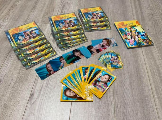 theonceland's tweet photo. HAPPY HAPPY REGULAR VERSION ALBUMS
[12 SLOTS] [SEMI-FETA] [2ND WEEK SEPT ETA]

PRICE: 200 
INCLUSION: JEWEL CASE &amp; GROUP PC
DOP: SEPTEMBER 09 2021

MINE + QUANTITY https://t.co/qLD1WARJXq