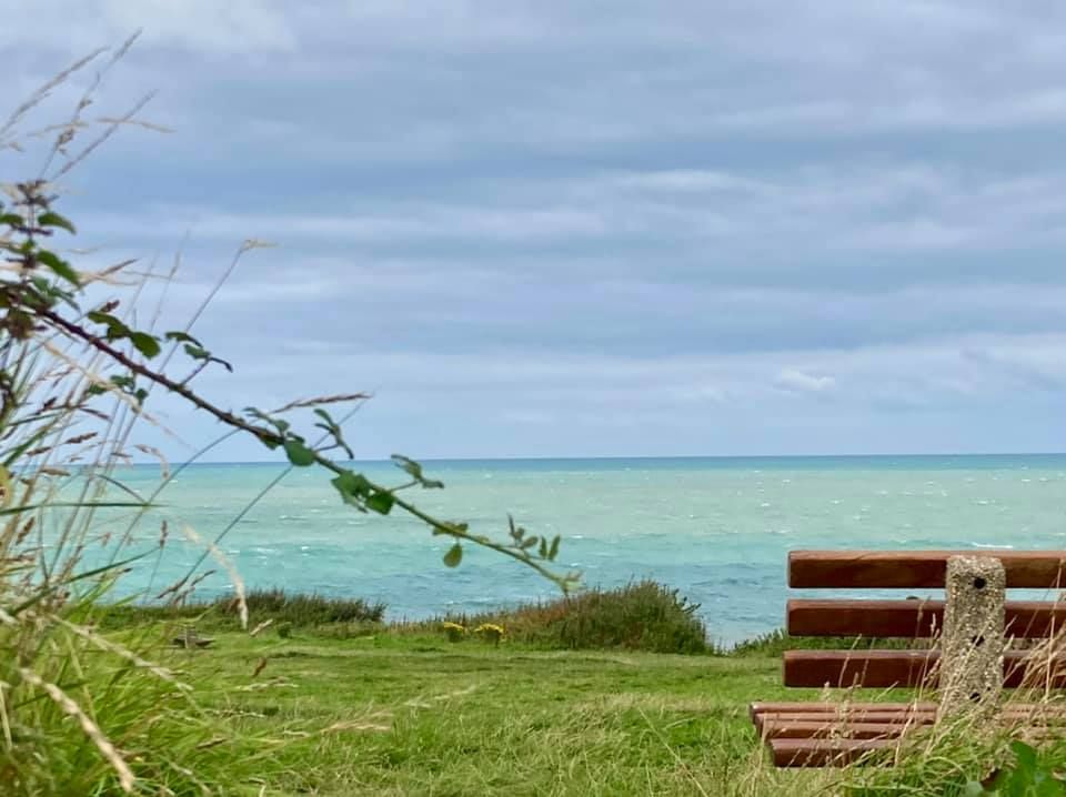 Sitting with nature!❤️🌱

Credits to Alison Pennington

#StaySafe #westwardhobeach #northdevon <a href="/GreatDevonDays/">Devon Days #LoveDevon</a> <a href="/lovenorthdevon/">North Devon</a> <a href="/VisitDevon/">Visit Devon</a>