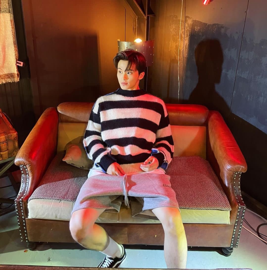 wonuuusshi's tweet photo. mARK ?!?!?!?!?! 😭😭😭😭 https://t.co/e2rrJwFS0N