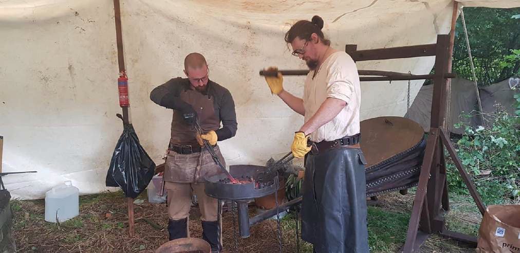 Fettered Forge, traditional blacksmiths, will be joining us at @KirkstallForge Heritage Open Day on 18th September 10am – 4.30pm. They’ll be demonstrating heritage forging techniques & telling us how forges worked in years gone by. #aforgeintohistory #HODs