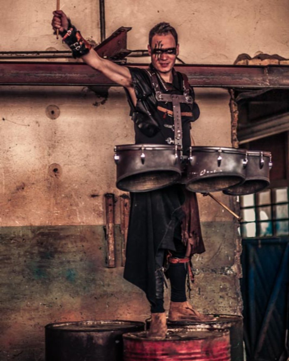 lurte's tweet photo. Hoy celebramos el 🎂cumpleaños 🎂de nuestro compañero Rubén.
Que suenen los tambores de fiesta!!🥁
Salurte!!⚔️⚔️
#lurte #folk #almogávar #aragón #medieval
https://t.co/D1Bxsn7yom https://t.co/LHKumPZqfs