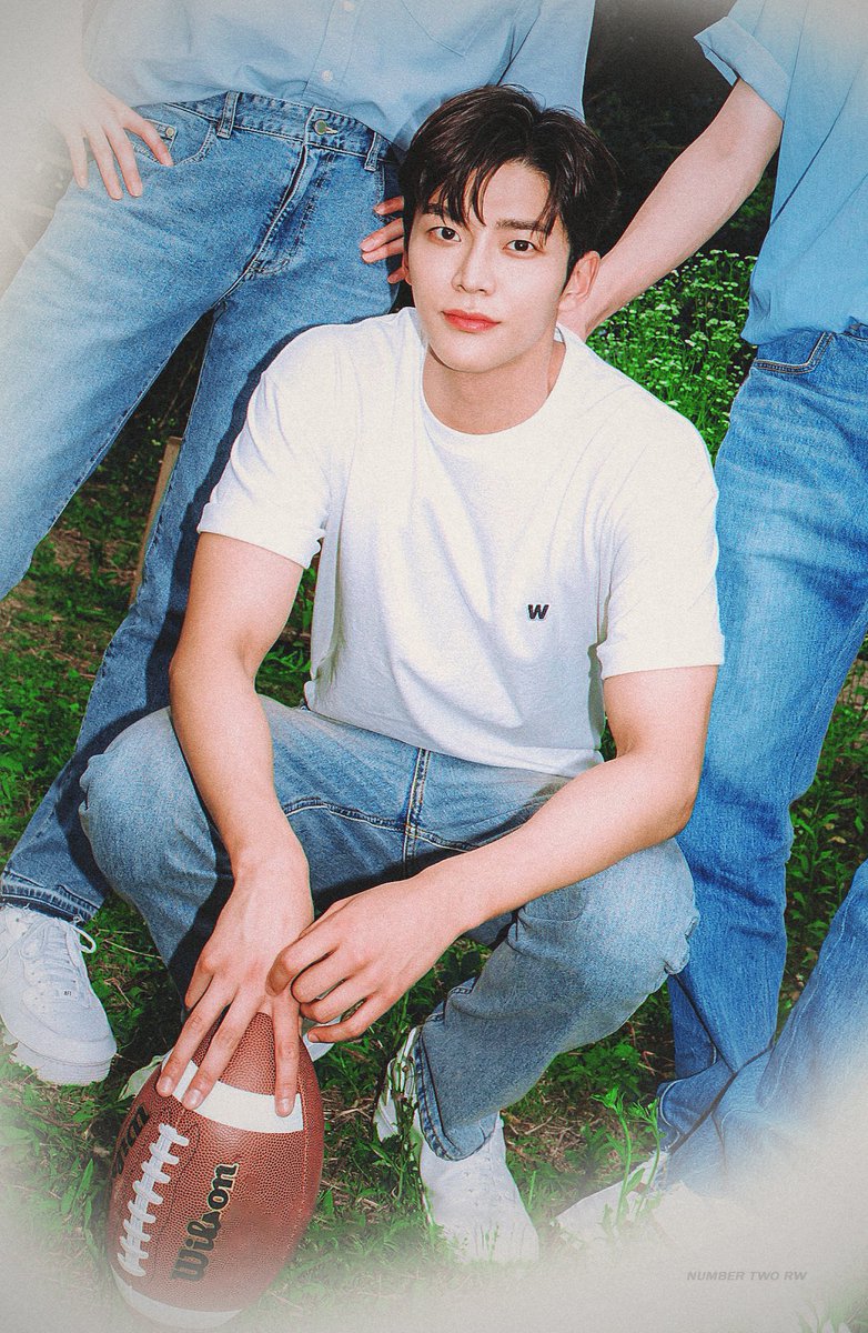 2ROWOON_87's tweet photo. #SF9 #로운 
https://t.co/Rm69YUUbtT https://t.co/Q3PcNGCACr