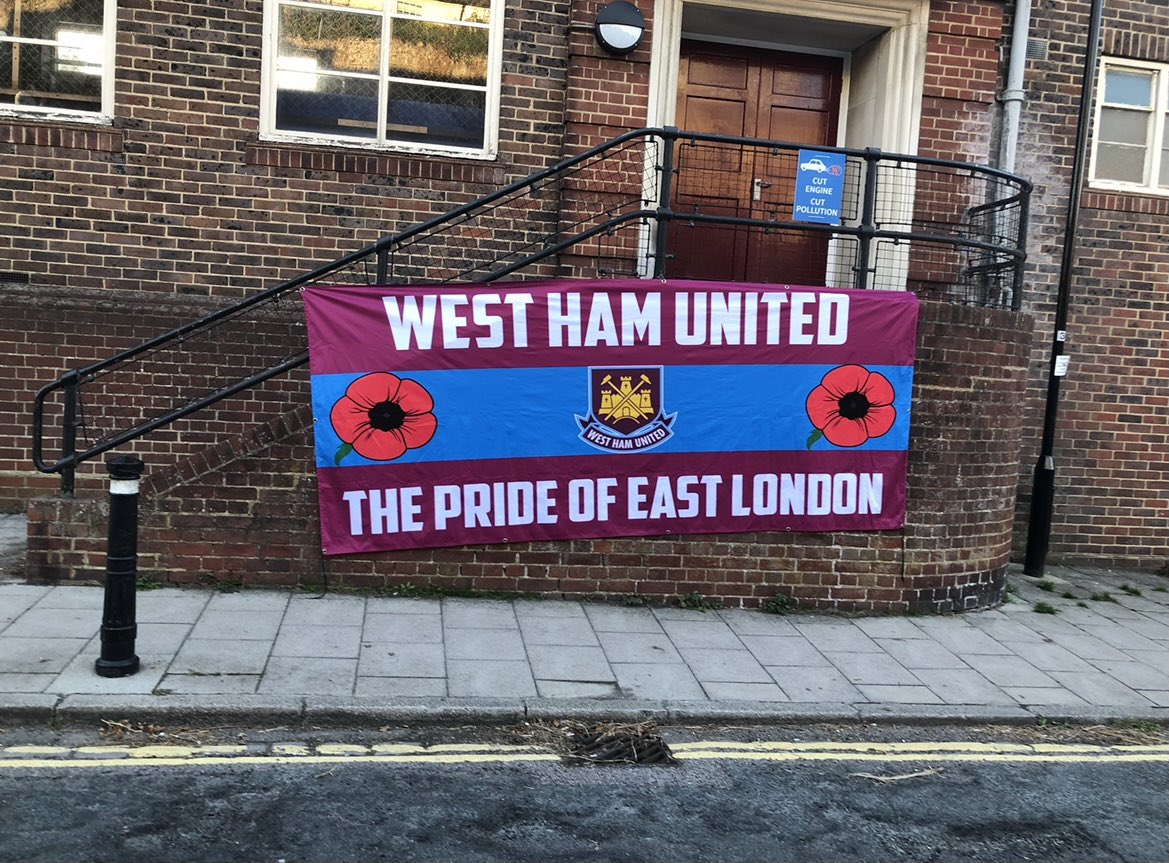 FlagsHam's tweet image. Heavyweight flag price list
6ft by 4 ft =£45
8ft by 5ft =£55
10ft by 5ft =£75
All heavy weight flags have a fire certificate sewn into the corner of the flag
15 day turnaround 
We can do most designs however we will not do a copy of a flag this is to keep it unique 
Dm to order⚒