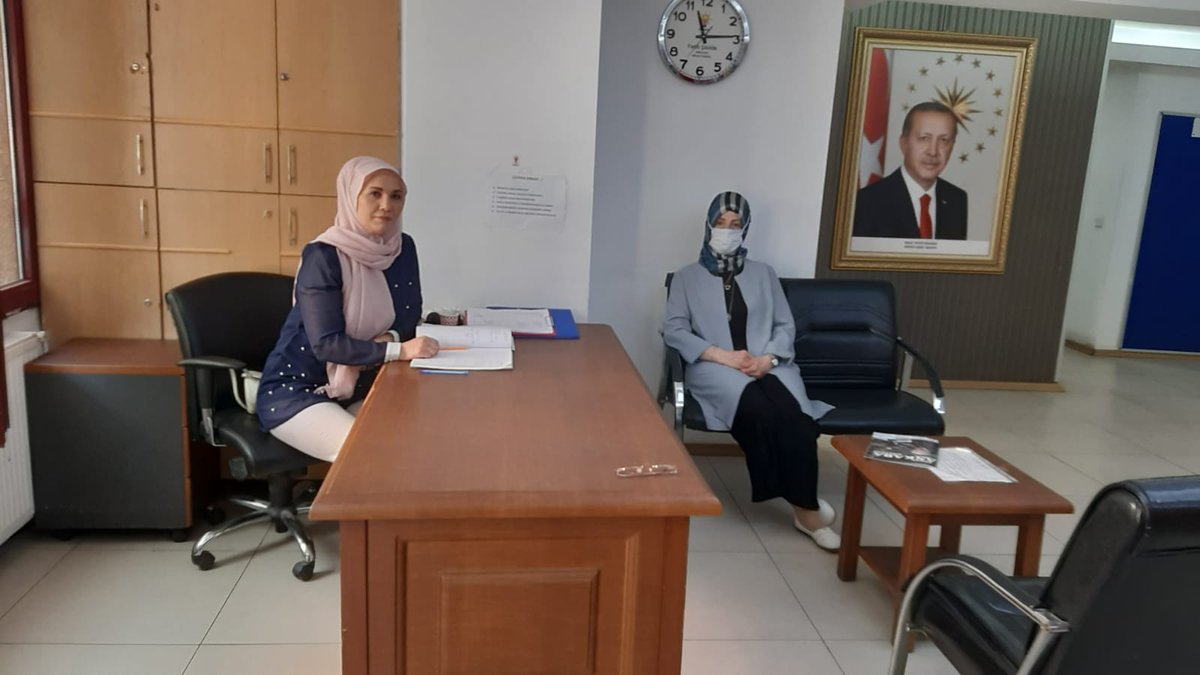 Sizin için çalışıyoruz 🇹🇷

Temizlik, Maske ve Mesafe kurallarına riayet ederek; İlçe Başkanlığımızda bugün Nöbetçi Yönetim Kurulu üyemiz Uğur DEMİRARSLAN , dilek ve temennilerinizi dinlemek üzere hazır bulundu ✋🏻

#SizinİçinÇalışıyoruz  
<a href="/hakanhanozcan/">Hakan Han ÖZCAN 🇹🇷</a> <a href="/mustafahasgul/">Mustafa Hasgül</a>