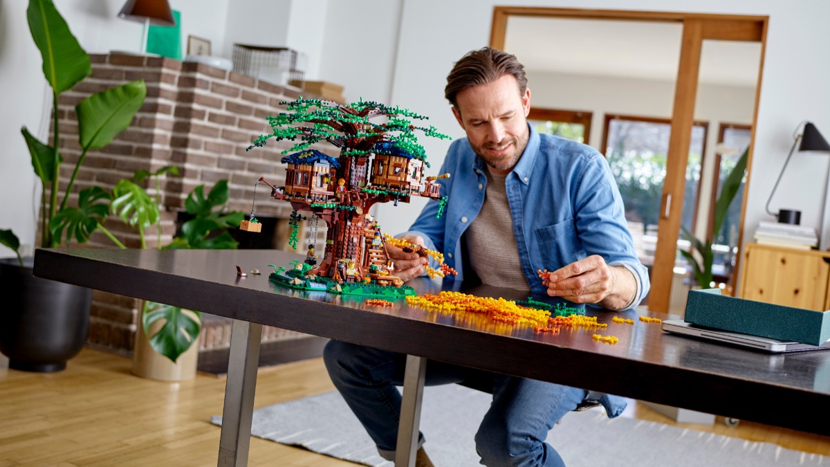 BrickFanatics's tweet image. The second-largest LEGO Ideas set of all time is back and available to order in the UK, following a lengthy absence for 21318 Tree House #LEGO #Ideas #LEGOIdeas brickfanatics.com/lego-ideas-tre…