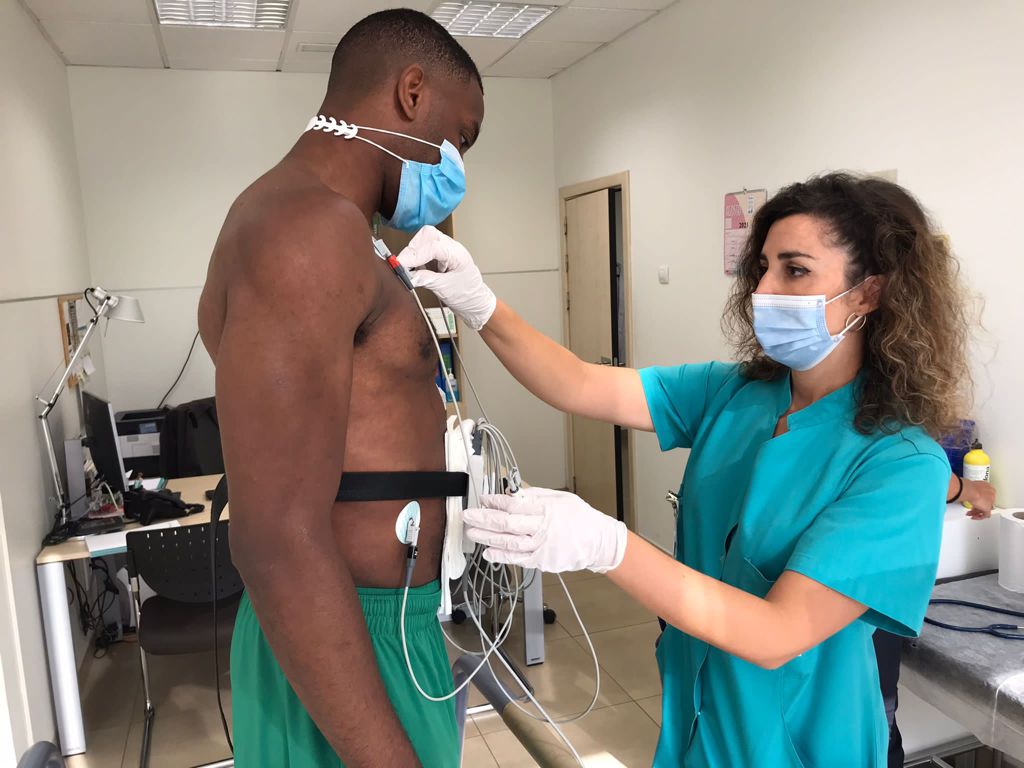 unicajaCB's tweet photo. 🏥 @pg30_Cole ya se encuentra en @quironsalud #Málaga pasando el reconocimiento médico🩺
💚💜 #WelcomeNorris #YoSoyDelUnicaja #TenemosTantasGanasYaDeVeros https://t.co/NLEhKeauPH