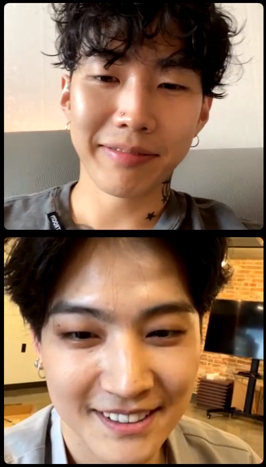 Workor_T's tweet photo. ร้องลั้นเลยพี่บี 5555555
#BTW_JAYBisHereNow
#범내려온다_제이비_솔로앨범
#jaypark #JAYB #제이비 #GOT7 #IGOT7 #2jay https://t.co/IGvoxmdVCM
