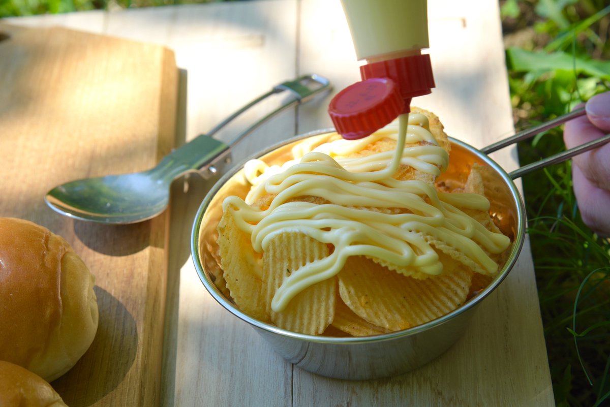 カルビーpr部公式 カルビーアウトドア部 仮 悪魔級 がっつり アレンジレシピ ピザポテマヨロール ここに爆誕 ピザポテトとマヨネーズを混ぜ混ぜ 濃厚 ピザポテト と