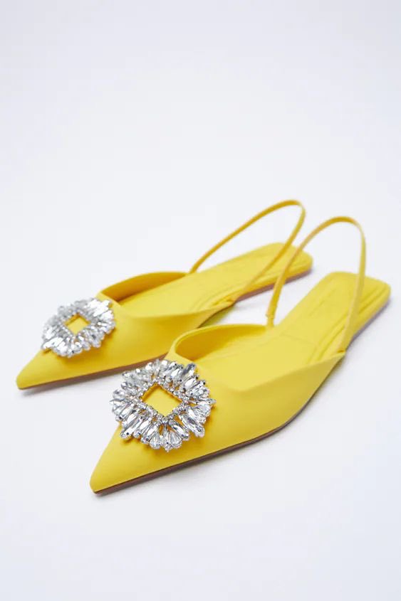trityshopping's tweet photo. Flats with rhinestones details 🧡
Choose your color 
Price: 18,000FCFA
Call/text: 654707022
WhatsApp link: https://t.co/xWtRYXSiLk https://t.co/LuMa3g0Ptp