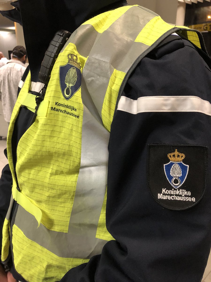 Net als de IND is de <a href="/Marechaussee/">Koninklijke Marechaussee</a> een essentiële partner in het repatriëringsproces. Naast de grensbewaking zijn zij op Schiphol ook de politie-dienst. De samenwerking is buitengewoon plezierig. #RepatAfghanistan We doen dit samen.