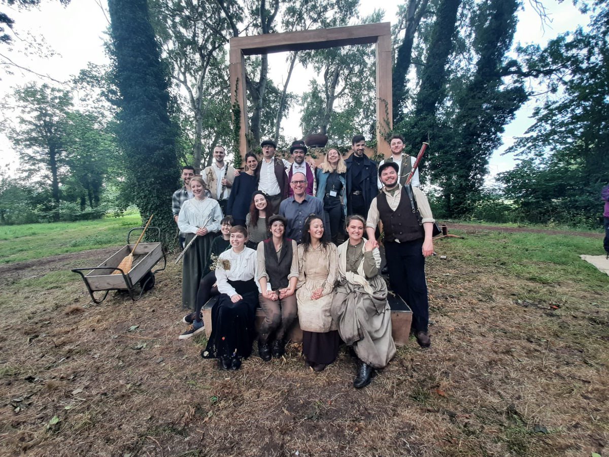 Hansel & Gretel at Waterperry Opera Festival. I feel very lucky to have spent the last few weeks working on this ensemble-tastic show with a wonderful group of humans. Thanks to all involved and to WOF for helping us have Ted and on site - he loved it 😁❤️🧙