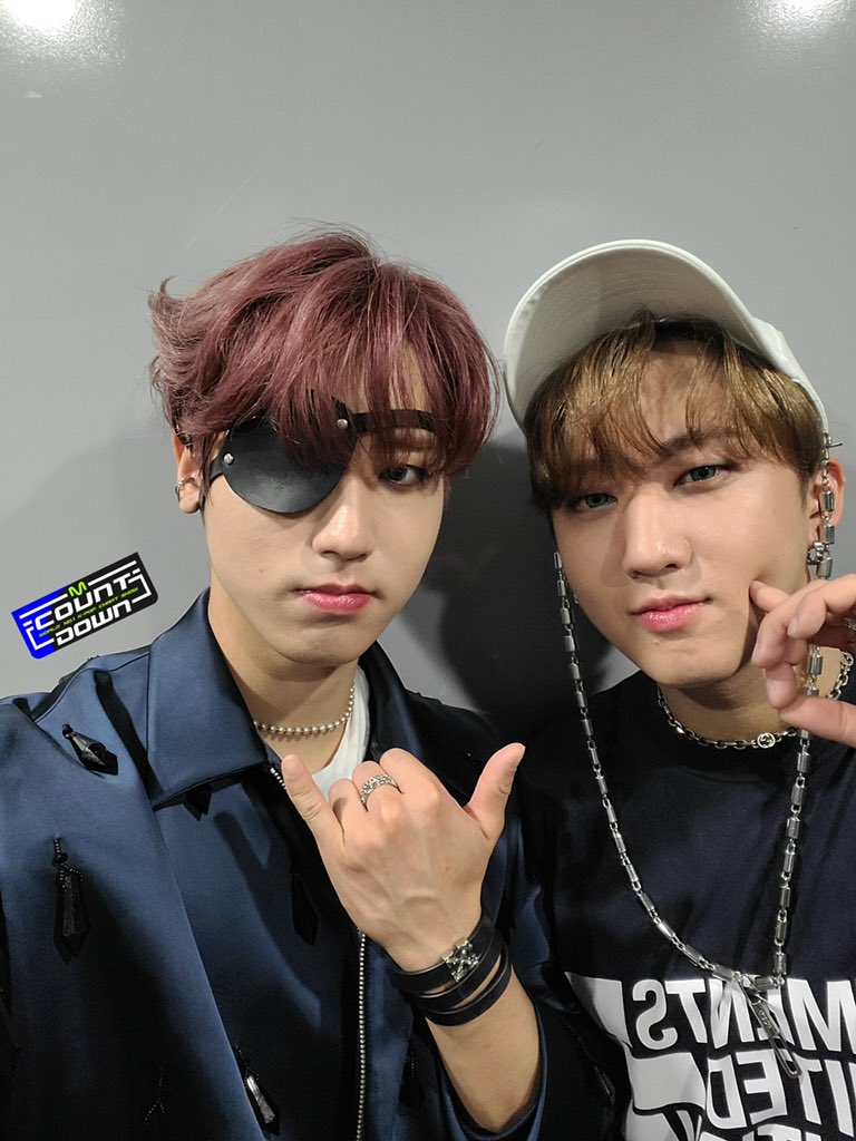 MariLeeKnowCute's tweet photo. Esses dois meus pai https://t.co/Um5HuWZ6sA
