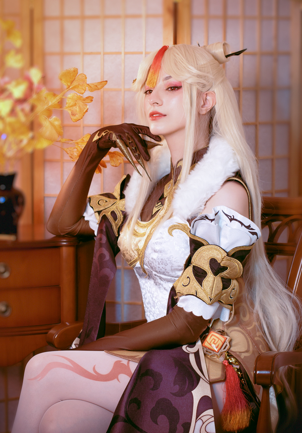 _Shiroki's tweet photo. 🥳Happy birthday Ningguang 🥳
It's waifu bday so of course I had to share one pic of her cosplay. 
#GenshinImpact #原神 #Ningguang https://t.co/icCEAZ1UPW