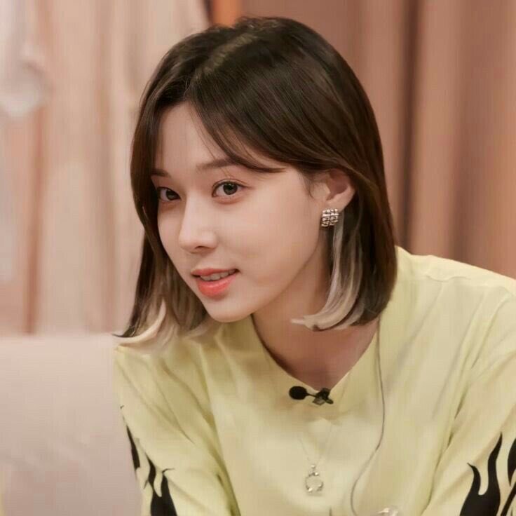 wthminjeong's tweet photo. opposite | a #winrina au

where Winter is a commoner who lives a simple life, meets Karina who grew up always getting what she wants https://t.co/0fzpJ6uWqB