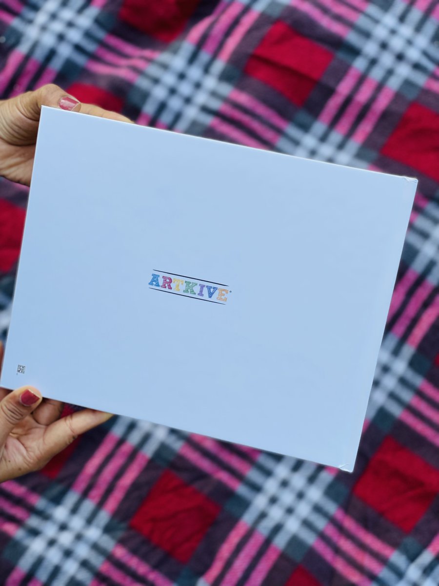 Capture your little one's artwork and convert it into a beautiful keepsake using <a href="/ArtkiveBox/">Artkive</a> and live a clutter-free life! #ad Check out my blog to read how Artkive works and save $20 off your first order using my code: MOMSENSE20 #Artkivebox #IC totallymomsense.com/treasuring-my-…