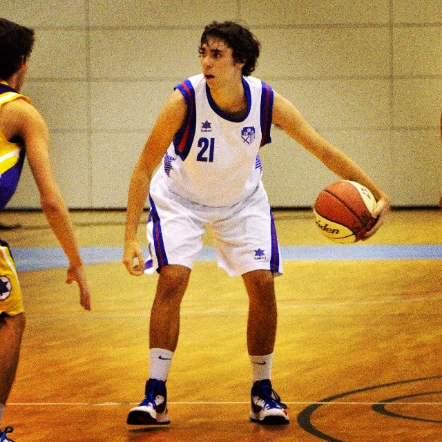 SDEspanyol's tweet image. El base-escolta Roger Renau (24 anys i 1,84) és la 10à incorporació de l'equip de bàsquet @Sec_Espanyol per al repte de Copa Catalunya. Aquest gran perico ha jugat les darreres 5 temp a Lliga EBA (4 d'elles al JAC Sants). Una grandíssim fitxatge per apuntalar la plantilla #rcde