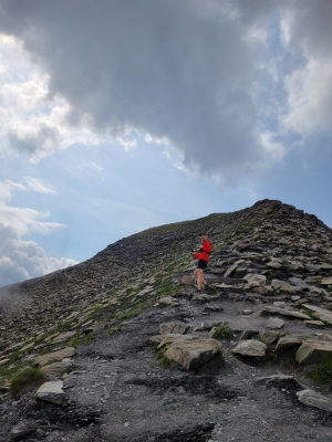 UltraloperArjan's tweet photo. Dinsdag als "korte" training nog even naar 2525mtr. de Mont Joly. met beneb die goed voorbereid voelen op mijn laatste race als wedstrijdloper. Een mooi slot van dit 9e seizoen, de grootste race in mijn sport.
Morgen een halfuurtje de benen losmaken in de bossen rond St.Gervais. https://t.co/u1MmsdugbV