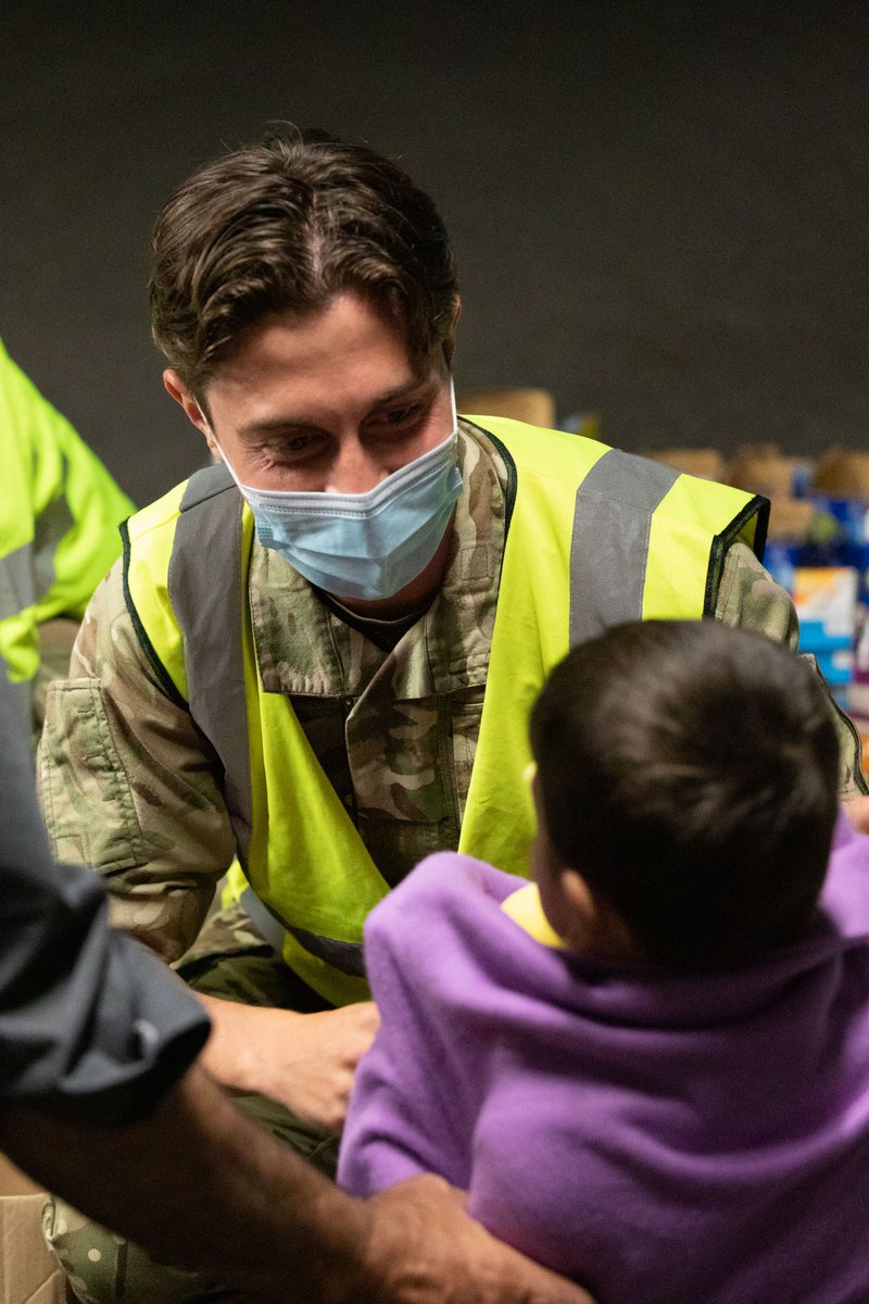DefenceHQ's tweet image. Personnel at RAF Brize Norton have been supporting those evacuated from Afghanistan as they arrive in the UK, handing out food, drink, toys and blankets.