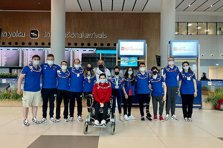 2020 Tokyo Paralimpik Oyunları'nın ikinci gününde yüzmede karışık serbest 4x50 metre bayrak yarışı S5 kategorisinde Türkiye, finale yükseldi.

Tokyo Su Sporları Merkezi'nde gerçekleşen yüzme yarışlarında Koral Berkin Kutlu, Sümeyye Boyacı, Sevilay

bit.ly/3sOPmPx