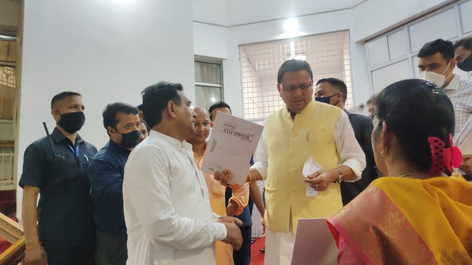Hazi Furkan Ahmed (@hazifurkan) on Twitter photo मेरी विधानसभा पिरान कलियर में कांग्रेस की सरकार में स्वीकृत युनानी मेडिकल कॉलेज का निर्माण कार्य शुरू न कराए जाने के विरोध में आज विधानसभा में अपने साथियों के साथ धरने पर बैठा। मुख्यमंत्री जी ने आश्वासित किया है कि जल्द ही निर्माण कार्य शुरू कराया जाएगा
<a href="/AIUTC_YouthWing/">ALL INDIA UNANI TIBBI CONGRESS</a> मेरी विधानसभा पिरान कलियर में कांग्रेस की सरकार में स्वीकृत युनानी मेडिकल कॉलेज का निर्माण कार्य शुरू न कराए जाने के विरोध में आज विधानसभा में अपने साथियों के साथ धरने पर बैठा। मुख्यमंत्री जी ने आश्वासित किया है कि जल्द ही निर्माण कार्य शुरू कराया जाएगा
<a href="/AIUTC_YouthWing/">ALL INDIA UNANI TIBBI CONGRESS</a>