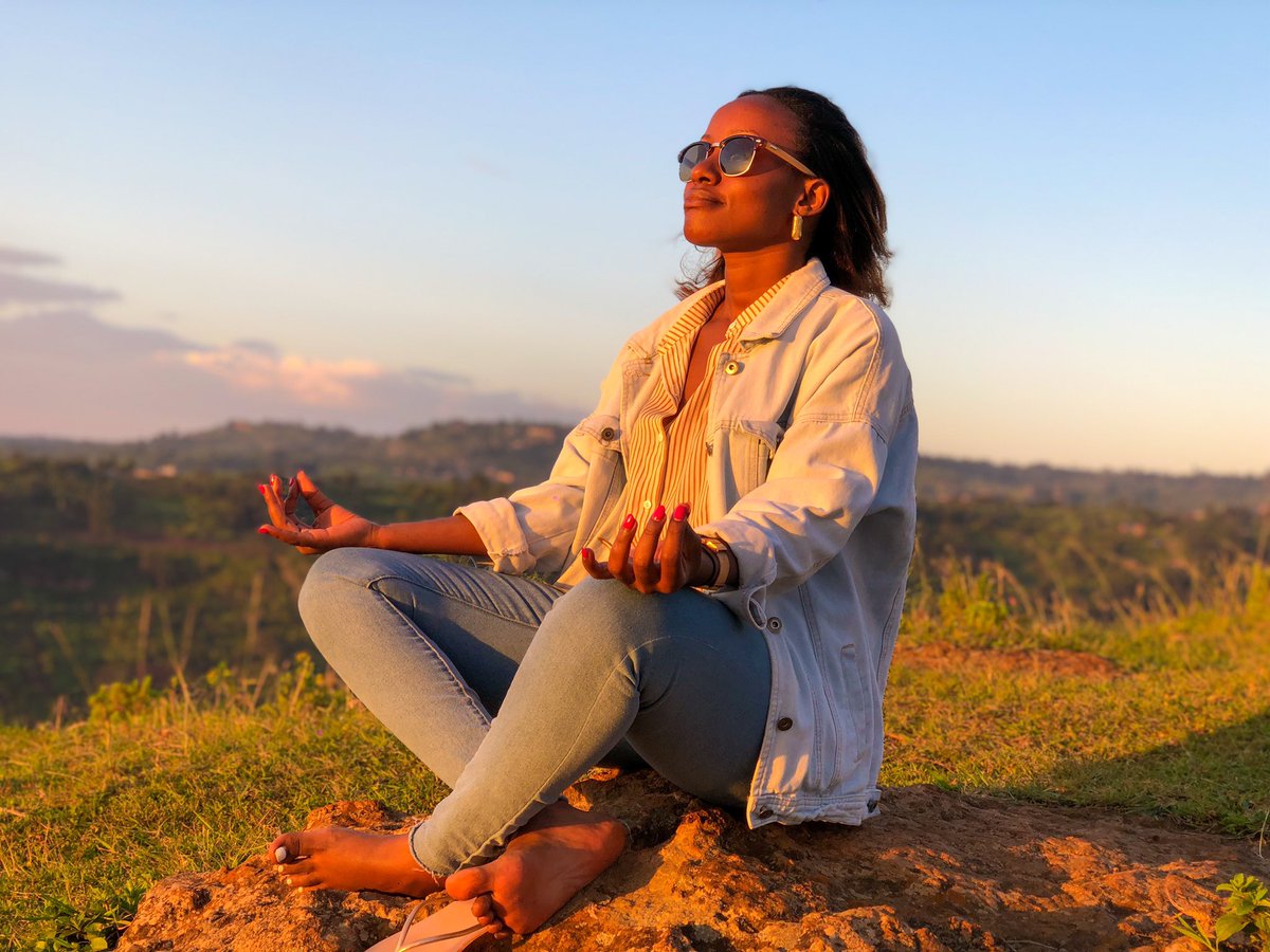 JobSoyekwo's tweet photo. When was the last time you enjoyed a sunset bask out during your trip, 

What was your experience?

I always like it with beer. 
#sunset #explore #TBThursday #Travel #AdventureTime #yogo https://t.co/22mKEYSXDb