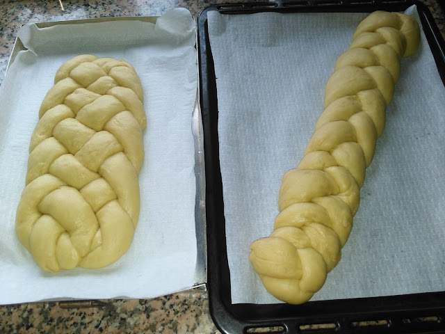 Recetas_Recipe's tweet photo. En #Asturias es típica la #alfilada, una especie de #pandulce que está buenísimo, mira otra forma de trenzarla, la masa hecha en la #panificadora
https://t.co/DJ84UE18N8 https://t.co/R43MNtPbNK