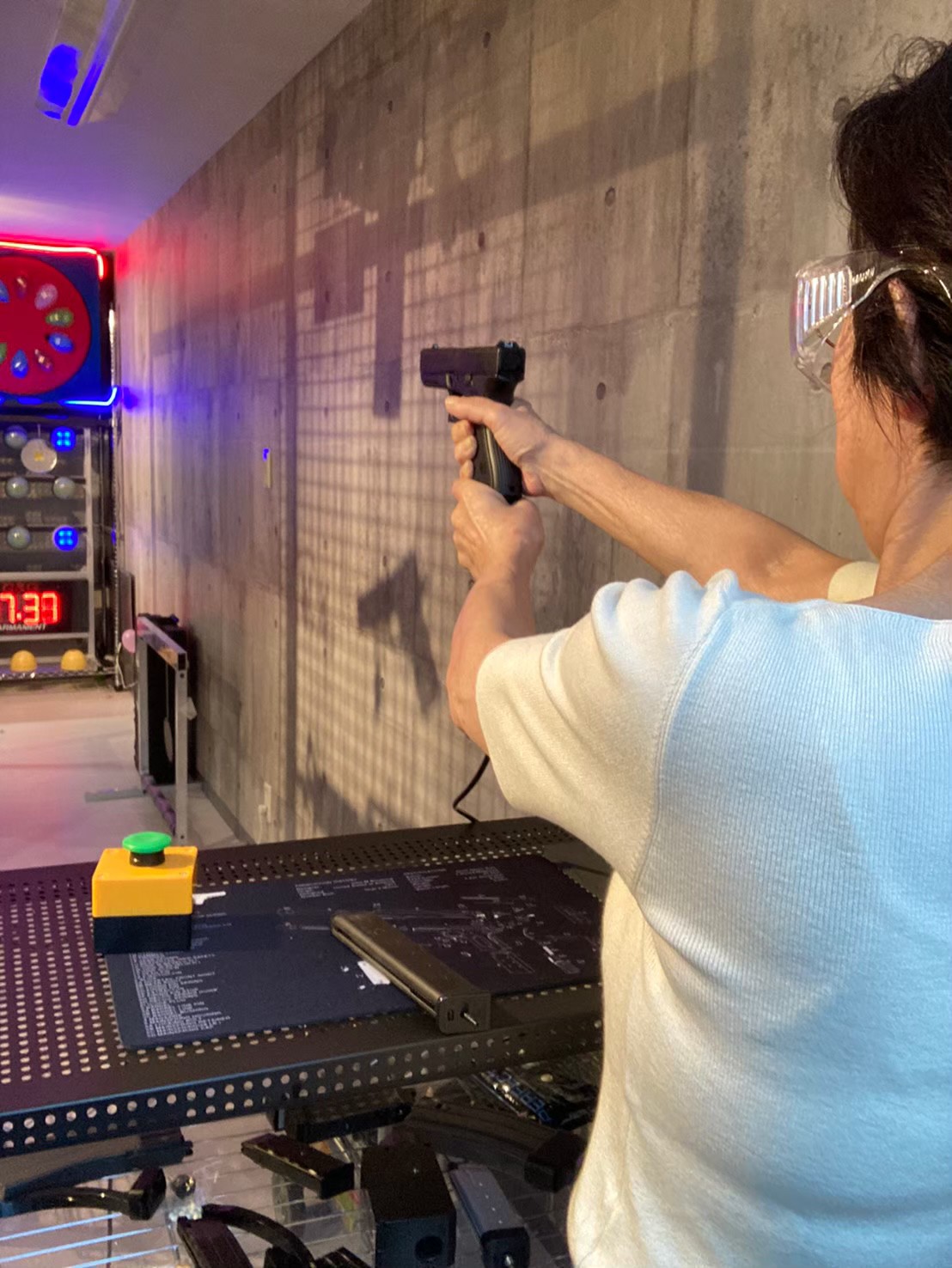 Shooting Magic台湾夜市 台湾夜市では誰にでもシューティングとマジックを楽しんで頂きたいと思っております 気軽にご利用下さい そしてマジックとシューティングの楽しさが少しでもお伝えできれば嬉しく思います 夫婦で楽しめるカファバー 夫婦デート
