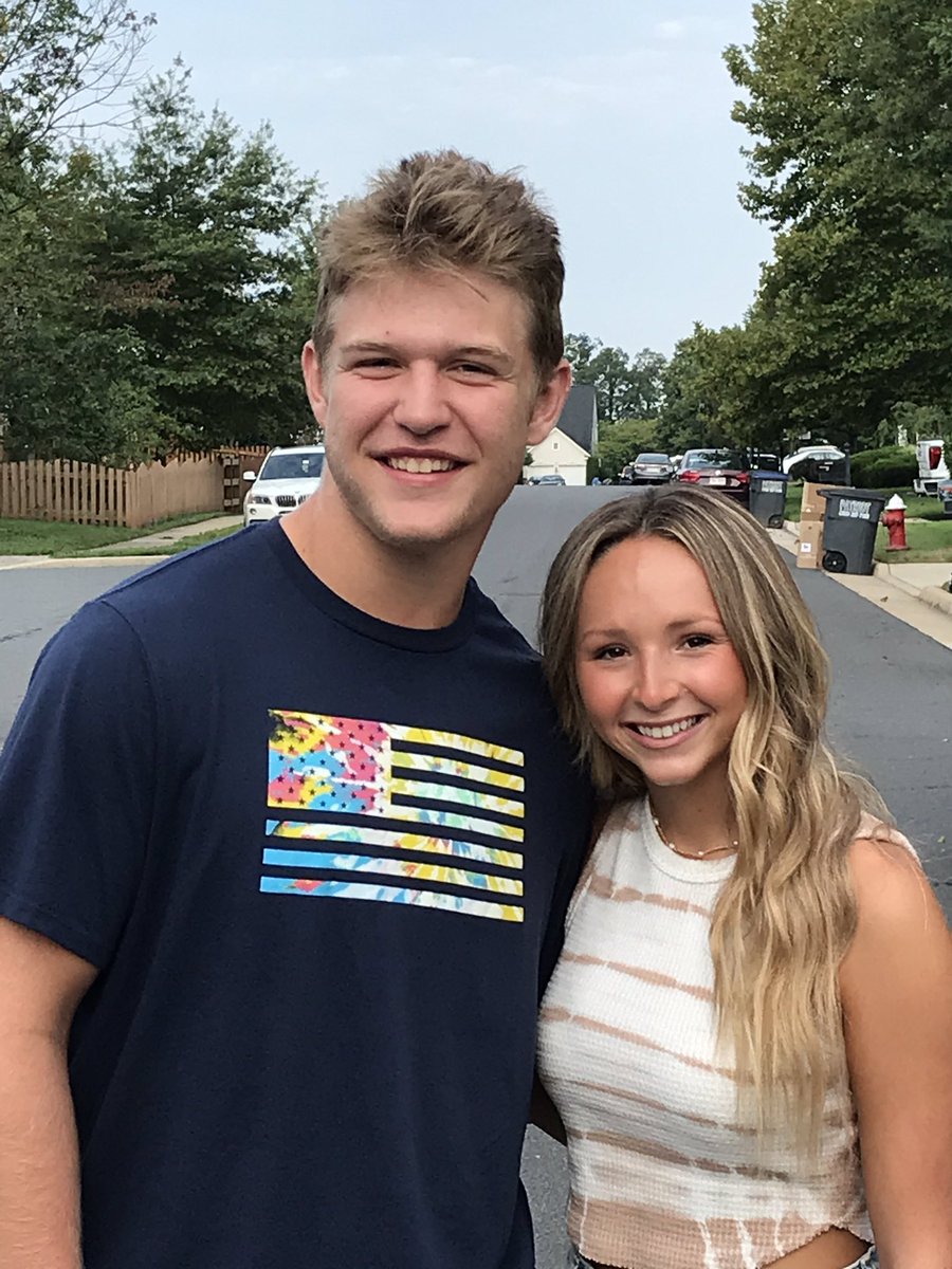1st day of school pics…kindergarten and senior year. Congrats @Evan_Granahan and <a href="/SKeuhner/">Shay Keuhner</a> @ChampeTweets #Classof2022 #neighbors