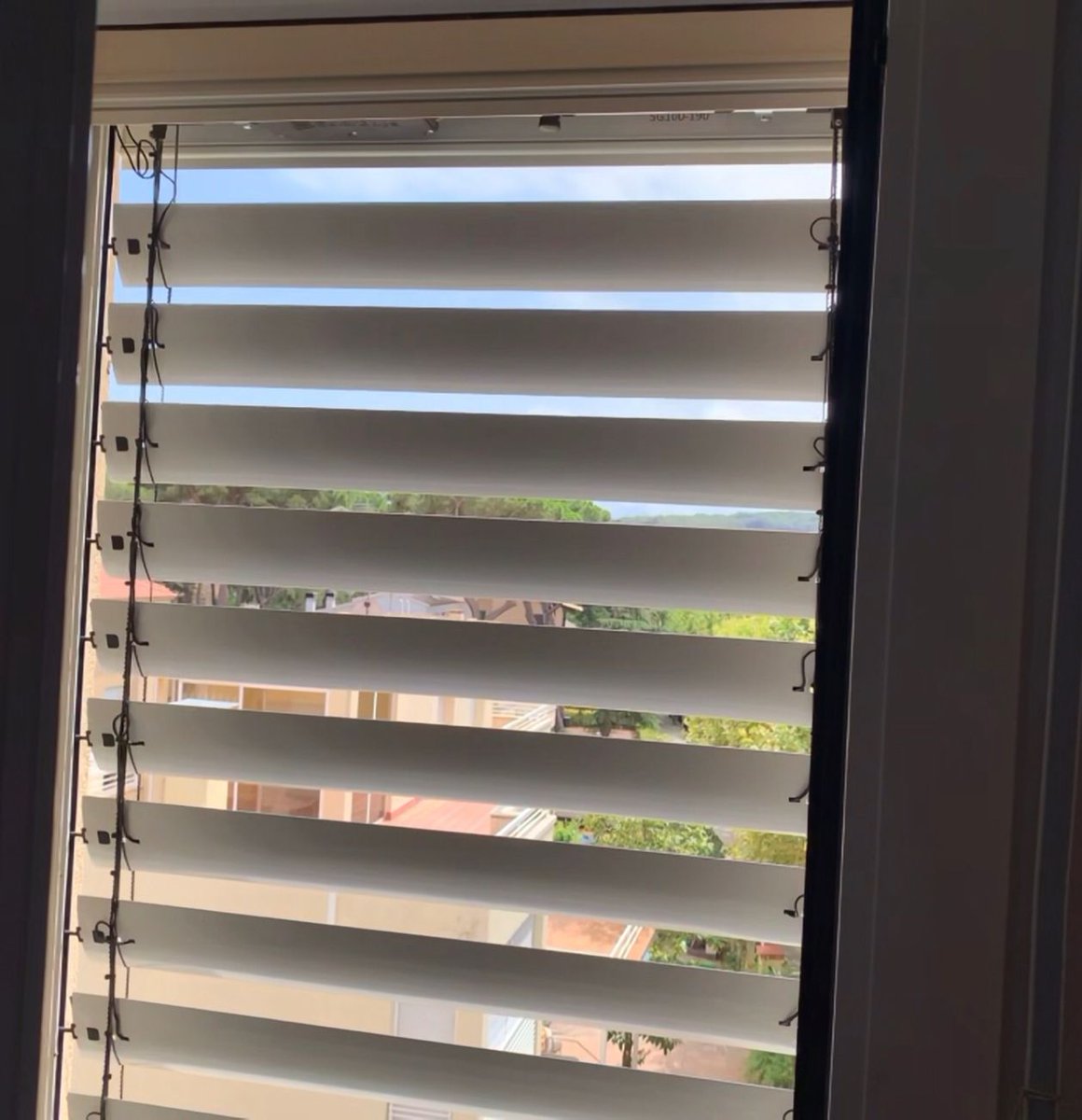 solargaps's tweet image. Beautiful installation in Catalunya, Spain by @PranaSmart 
SolarGaps does look good in white as a part of an attic renovation. They have replaced the old balcony and office blinds with the #solargaps photovoltaic blinds manageable through the application