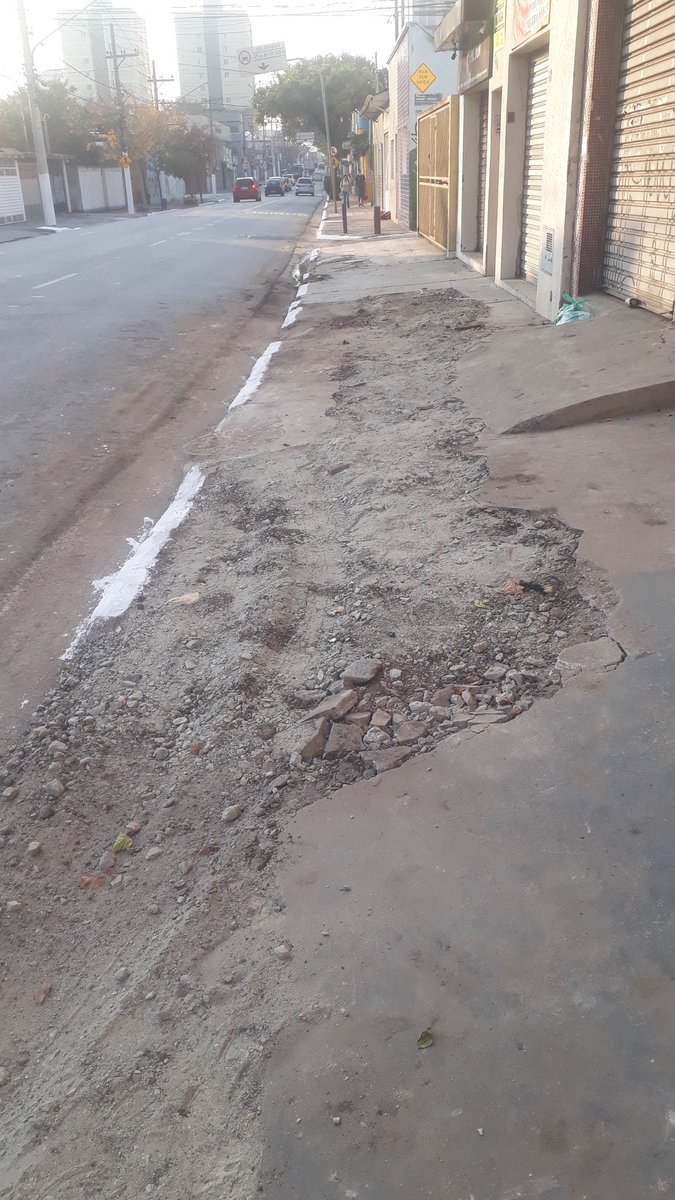 Ja se passaram 3 dias dessa manutenção e na da <a href="/sabesp/">Sabesp</a> vir consertar a calçada, meu pai e idoso e tem dificuldades para se locomover ...como fica essa situação !!! <a href="/prefsp/">Prefeitura de São Paulo</a> #bdsp