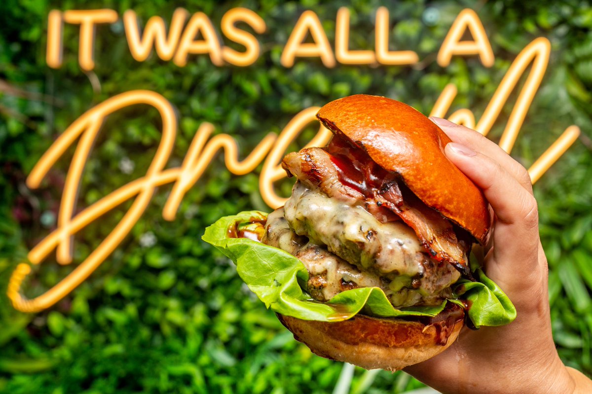 It’s here and we’re ready 

Dine in or delivery from 5pm 

#nationalburgerday 🍔❤️