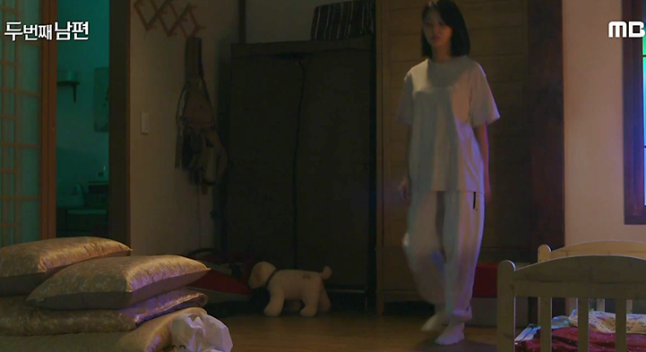 minsucloset's tweet photo. 210825 엄현경 두 번째 남편 EP.12
엄현경 트레이닝 셋업 정보
VPPLEMENT 레터링포인트 ��시 티셔츠, 자수포인트 조거 스웨트 팬츠
링크 T https://t.co/foI9ML4HV5 PT-https://t.co/D5ERY1j4l5 
#엄현경 #두번째남편 #옷정보 #손민수 #민수의옷장 https://t.co/GvqHifqbww