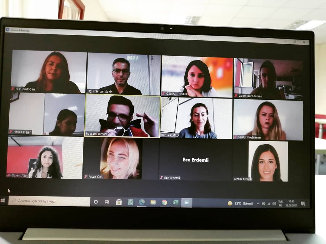 Nos formations continuent. Je remercie à nos formateurs, aux éditeurs et tout ceux qui ont participé aux formations. 
Eğitimlerimiz devam ediyor. Katkılarından dolayı eğitimcilerimize, iş ortaklarımıza ve katılan öğretmenlerimize sonsuz teşekkürler.