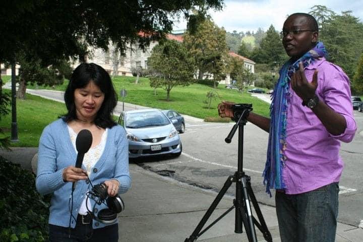 MacJordaN's tweet photo. #Throwback: Setting up a box pox for our street interview in Oakland, CA during our @UCBerkeley J-School fellowship day. Journalism is still a passion. Migj venture into data journalism one of these days.#UCberkeley #Journalism #MediaFellowship #FreelanceBlogger https://t.co/gzD5Wqmz0I