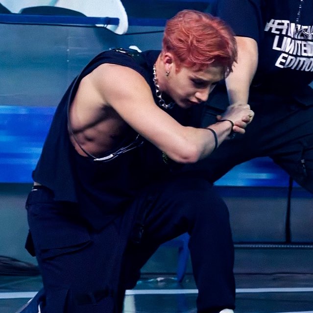 bchanarchive's tweet photo. no thoughts just bang chan https://t.co/8ks6E0M0oU