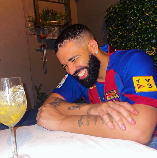 Lildamiboi's tweet photo. Sabíeu que Drake (Oriol Drake de nom original) acostuma a mirar TV3? Això es deu al fet que el seu avi matern era de Manlleu i havia passat alguns estius de petit a Osona https://t.co/7VMr4HKrKe