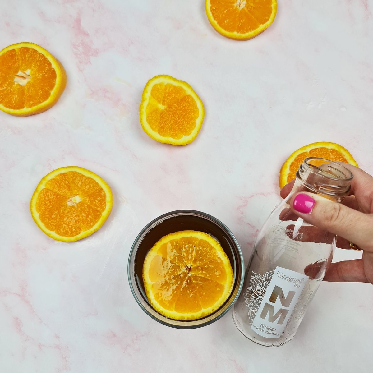 En esta infusión ,a demás de os beneficios del té negro hay que añadir los beneficios de la naranja, rica en vitamina C, folatos, fibra soluble e insoluble y potasio.

#vitaldibe #infusón #beneficios #tenegro #ecologico