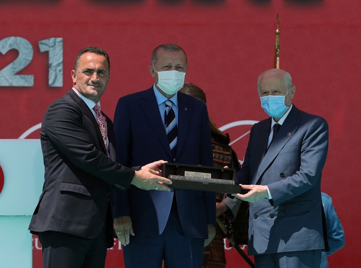 ayyildirim1's tweet photo. Liderimiz Sayın Devlet BAHÇELİ ve Cumhurbaşkanımız Sayın Recep Tayyip ERDOĞAN Malazgirt Zaferi'nin 950. Yıl dönümü Kutlama Programı'na katıldı. https://t.co/RNGA9SfsI6