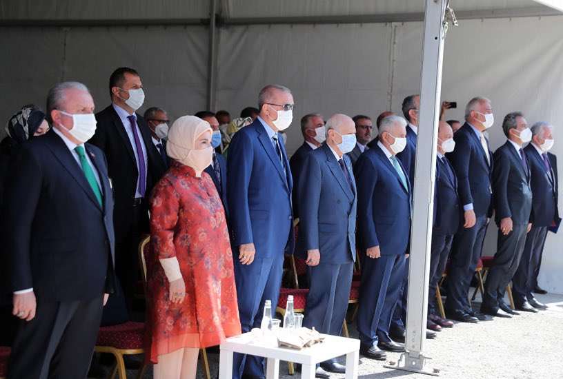 ayyildirim1's tweet photo. Liderimiz Sayın Devlet BAHÇELİ ve Cumhurbaşkanımız Sayın Recep Tayyip ERDOĞAN Malazgirt Zaferi'nin 950. Yıl dönümü Kutlama Programı'na katıldı. https://t.co/RNGA9SfsI6