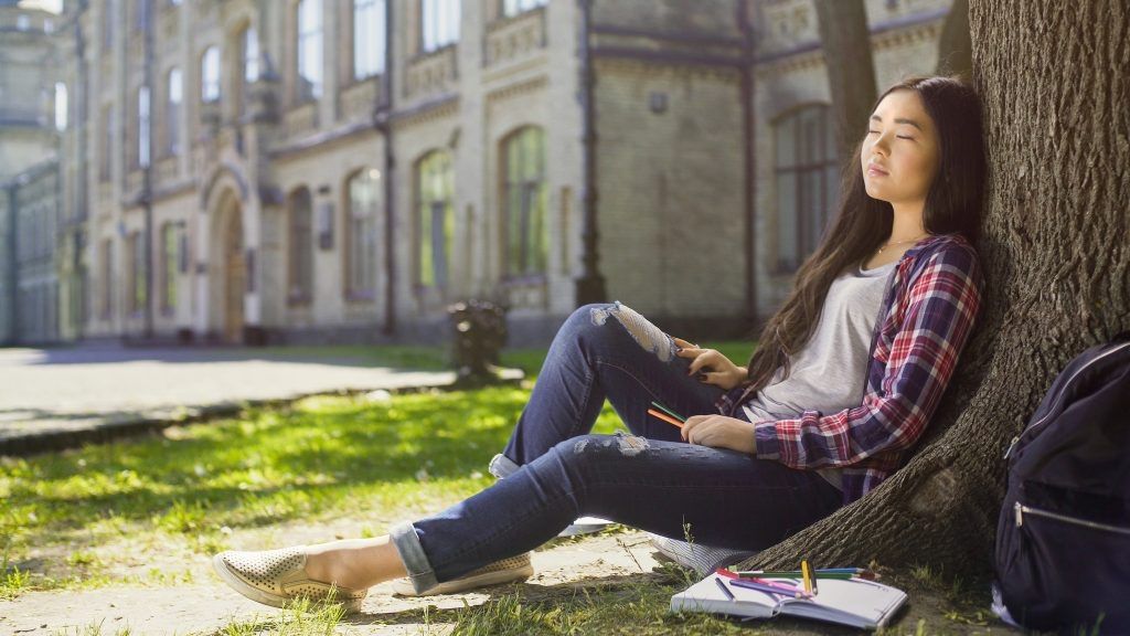 6 Simple Tips To Be Relax After A Stressful Day #SelfCare buff.ly/3sBquLf