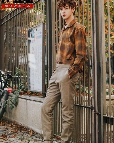 Risako57935674's tweet photo. Kuan Hung from TSOMD intl. Fan group on FB
#KuanHung #PrettyBoy
#imeanlookat #thatface #straightoutof #shõjomanga https://t.co/BUXrigHIvT