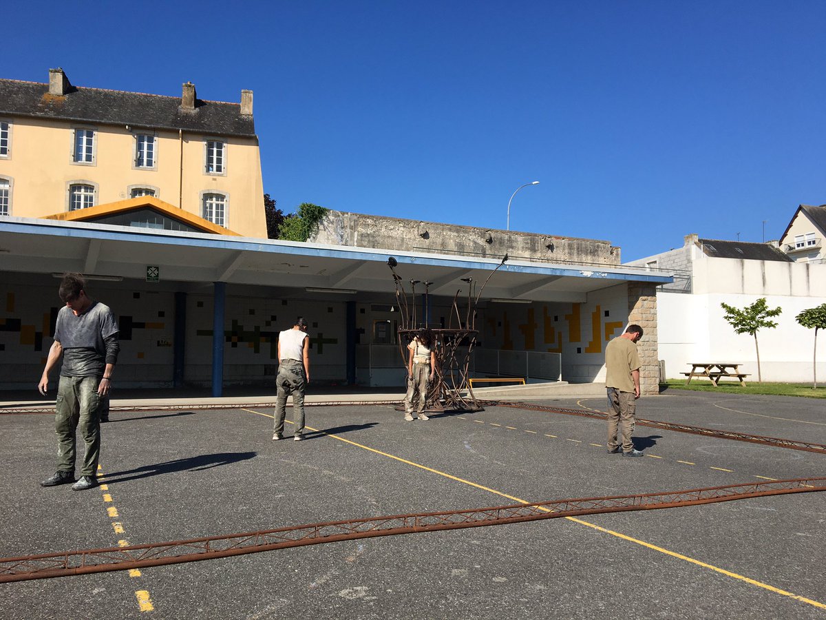 SVBretagne's tweet image. #PleinPhareBretagne RDV professionnel J2
dans le cadre du festival @LesRias (@FCQuimperle)
80 professionnel.les ont désormais rejoint le Parcours artistique #artsdelarue #espacepublic
en coopération avec @LeFourneau avec le soutien @MinistereCC (#francerelance) @regionbretagne.