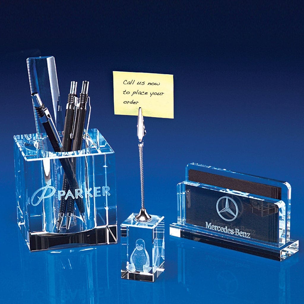 LaserCrystal3D's tweet photo. Did you know we also offer crystal paperweights, as well as gifts and promotional products?! 🎁
Each of our crystal paperweights and gifts can be 3D engraved, the same as our awards &amp; trophies. 
Get in touch with Laser Crystal today on 01202 675000 to discuss your requirements. https://t.co/Mf0NSaBLAo
