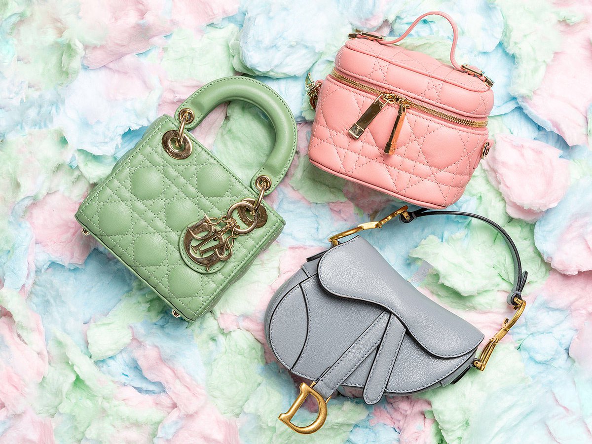loulou_mail3's tweet photo. “Dior Micro bags are as small and fun as they should be, and are raging this late Summer “. Read post on my blog: htps://loulou-frenchlifestyleandfashion.blogspot.it/ #dior, #diorbags, #diormicrobag, #microbag, #luxurybag, #diorsaddlebag, #diorvanitycase, #ladydior, #diorcaro https://t.co/JY9ticBcAs
