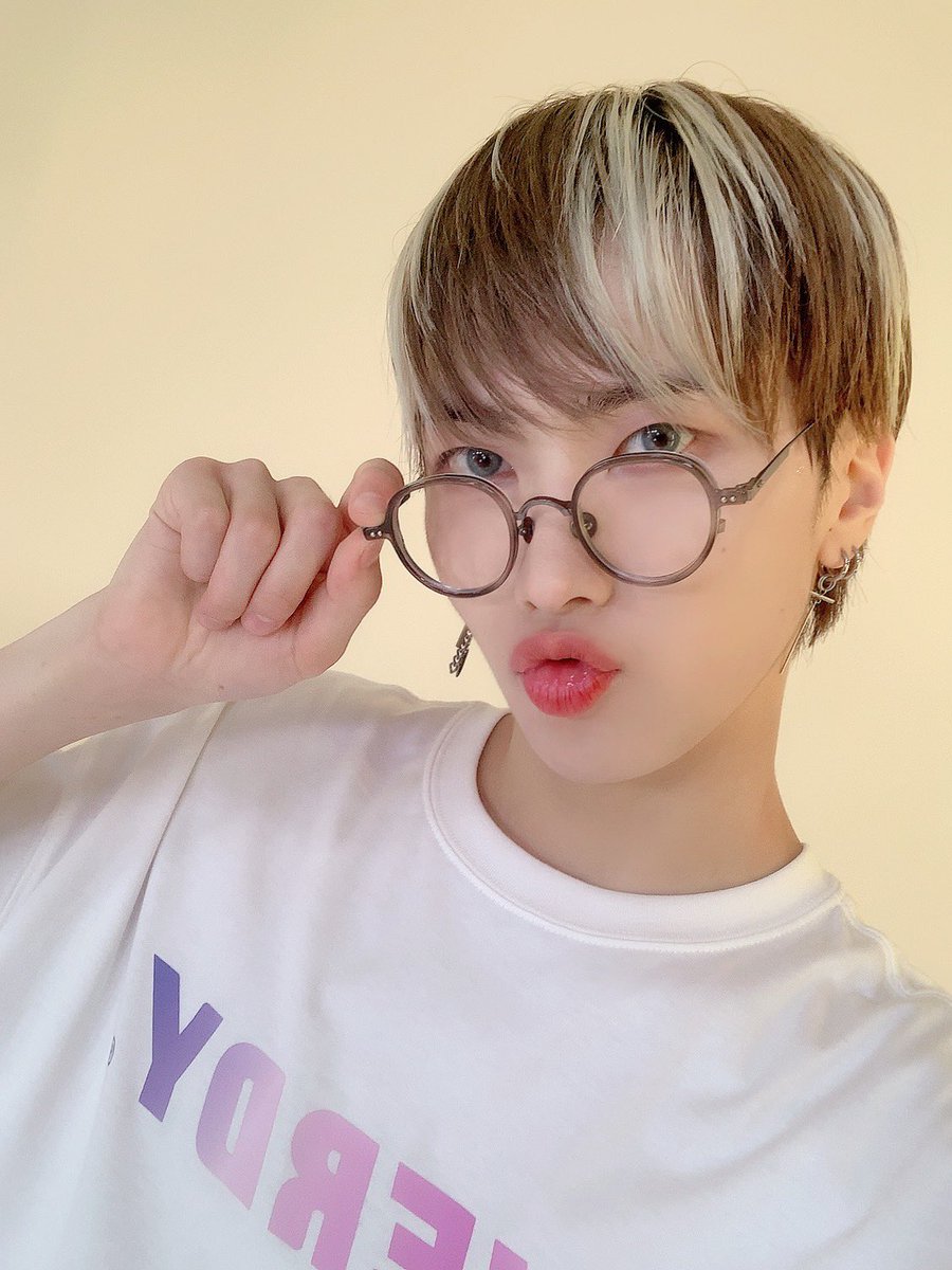 __Lien's tweet photo. -Twitter Update-

[#Lien]
The temperature difference between my idols that Lian, wanted to take pictures of has finally risen😆😆
Please take a look at it 👻💜💜💜💜
.
#미래소년 #리안 #시마다쇼 #SPLASH #랸이가_많이_사랑한다 #ShimadaShou #Sho 
#SPLASH_MVisOUT #MIRAE https://t.co/WEXpKqbcAS