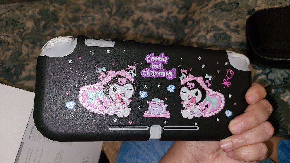 Odd_Cinderella's tweet photo. Your girl got a new #NintendoSwitchLite Silicone Case and thumb grips (separate purchase) from @switcheries! #Kuromi #クロミ is love! 🥰 @NintendoAmerica @Nintendo #Nintendo #NintendoSwitch #gamergirl https://t.co/hhAuVYPARy